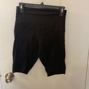 Lululemon black biker shorts